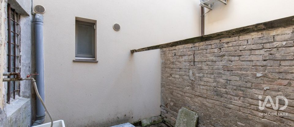 House 11 rooms of 104 m² in Tolentino (62029)