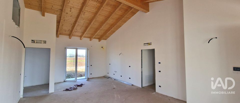 House 3 rooms of 180 m² in Verona (37125)