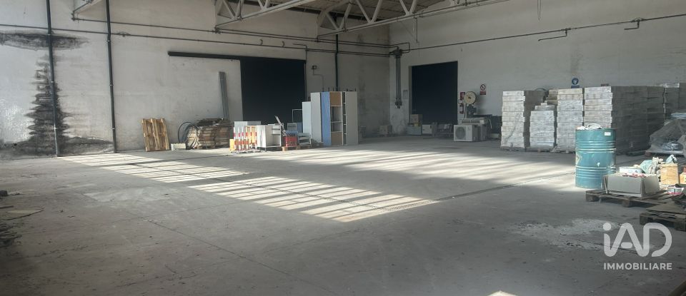 Warehouse of 440 m² in Foligno (06034)