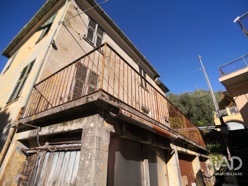 House 9 rooms of 118 m² in San Colombano Certenoli (16040)