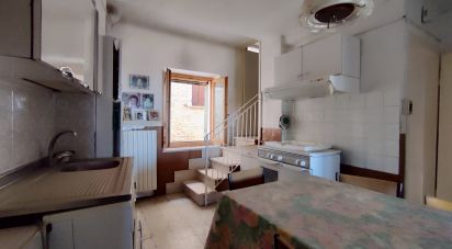 Appartamento 5 locali di 66 m² a Staffolo (60039)