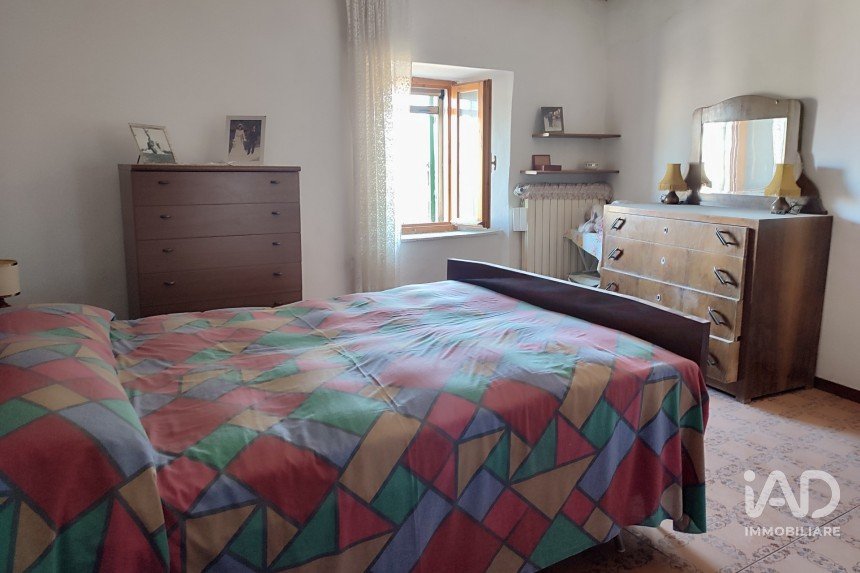 Apartment 5 rooms of 66 m² in Staffolo (60039)