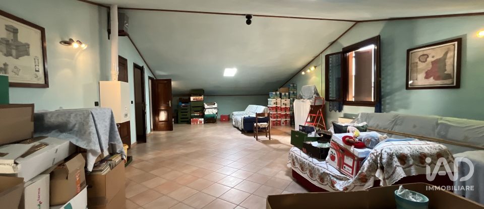House 0 rooms of 220 m² in San Felice sul Panaro (41038)
