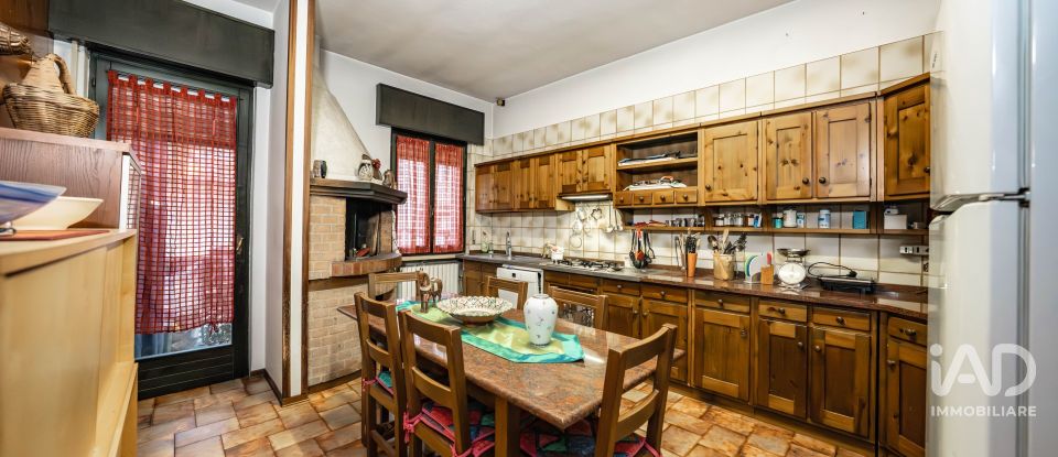 House 7 rooms of 190 m² in Peschiera del Garda (37019)