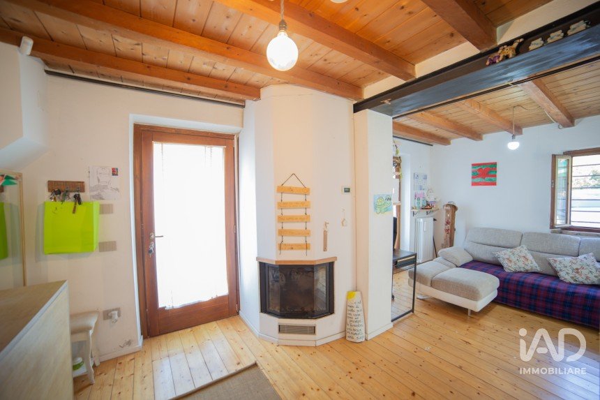 House 6 rooms of 120 m² in Morro d'Alba (60030)