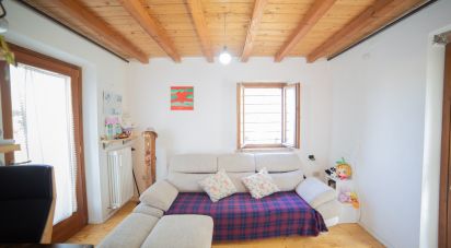 Casa indipendente / Villa 6 locali di 120 m² in Morro d'Alba (60030)