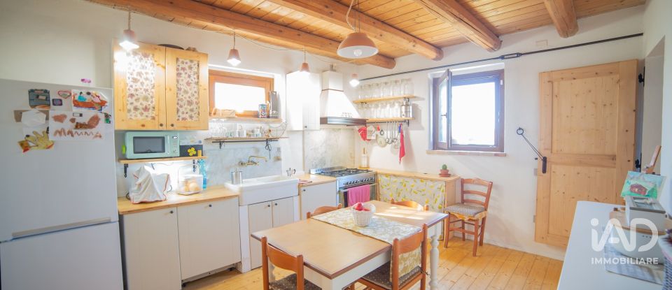 House 6 rooms of 120 m² in Morro d'Alba (60030)