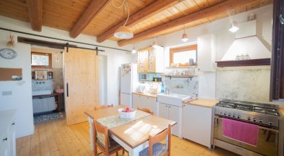 Casa indipendente / Villa 6 locali di 120 m² in Morro d'Alba (60030)