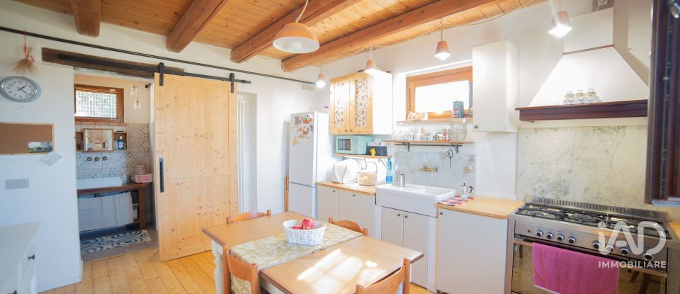 House 6 rooms of 120 m² in Morro d'Alba (60030)