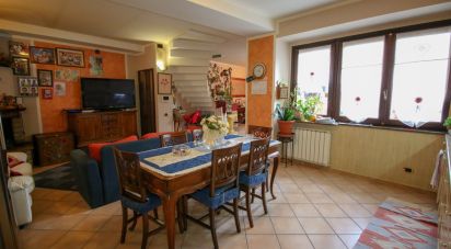 Casa indipendente / Villa 6 locali di 220 m² in San Benigno Canavese (10080)