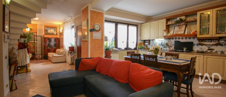 House 6 rooms of 220 m² in San Benigno Canavese (10080)