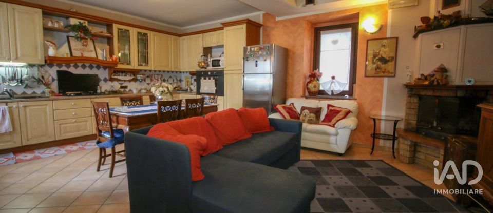 House 6 rooms of 220 m² in San Benigno Canavese (10080)