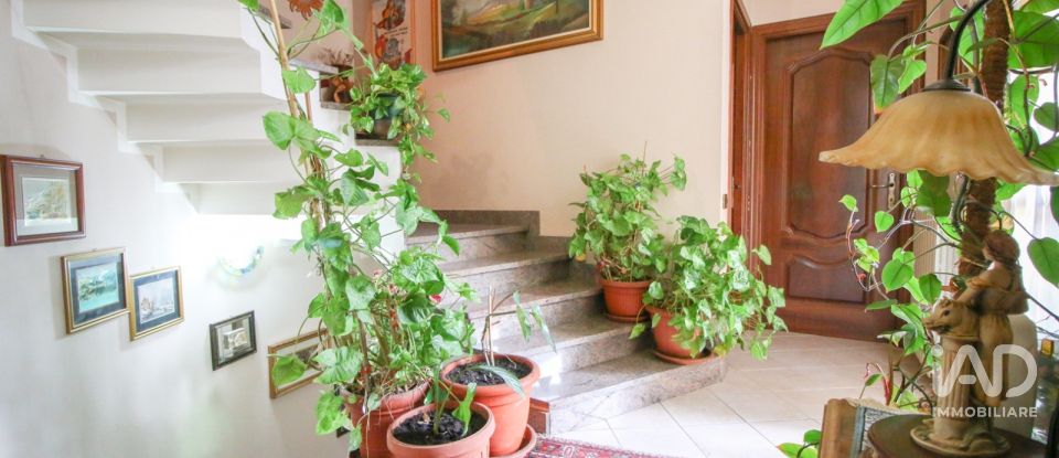House 6 rooms of 220 m² in San Benigno Canavese (10080)