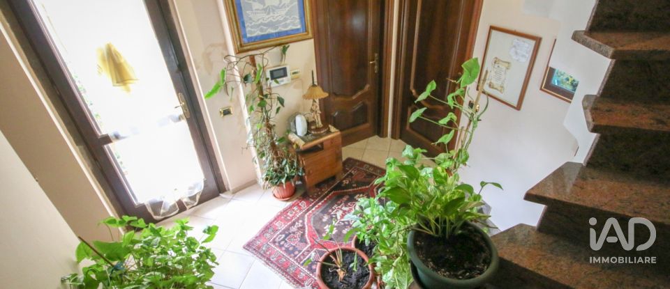 House 6 rooms of 220 m² in San Benigno Canavese (10080)
