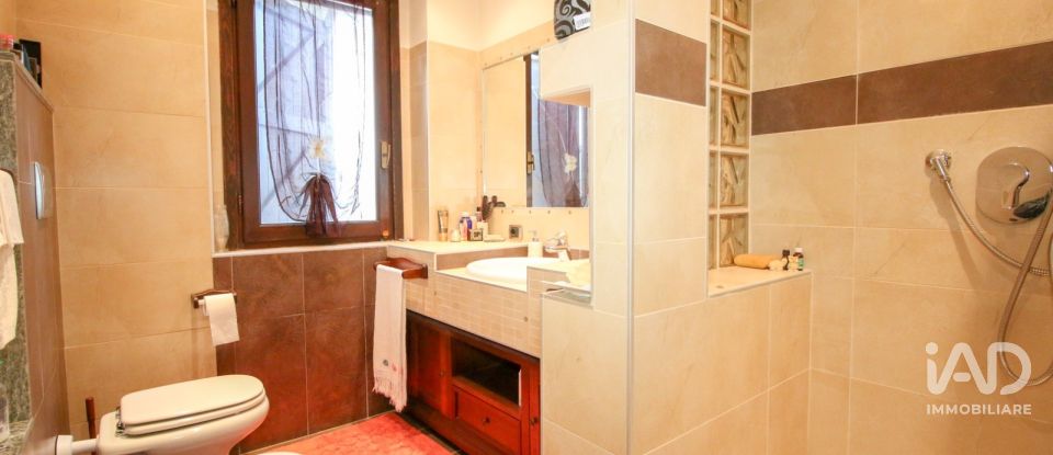 House 6 rooms of 220 m² in San Benigno Canavese (10080)