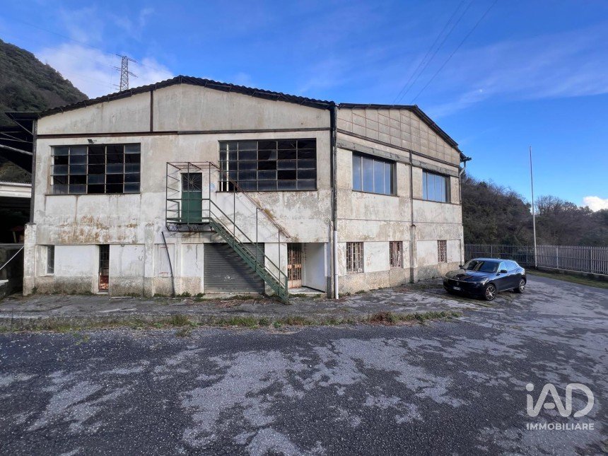 Warehouse of 4,000 m² in Ceranesi (16014)