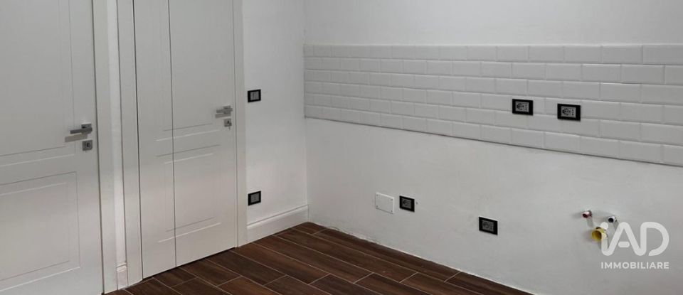 Apartment 6 rooms of 120 m² in Torino (10141)