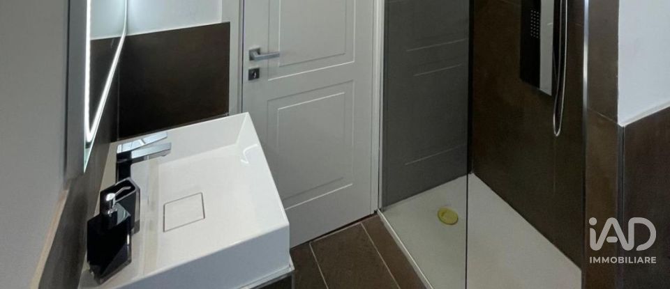 Apartment 6 rooms of 120 m² in Torino (10141)