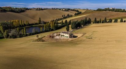 Casale 8 locali di 300 m² in Macerata (62100)