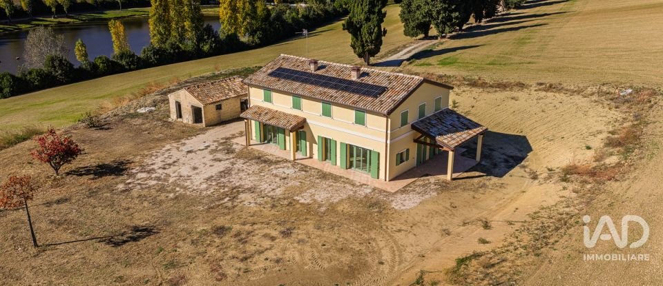 Farm 8 rooms of 300 m² in Macerata (62100)