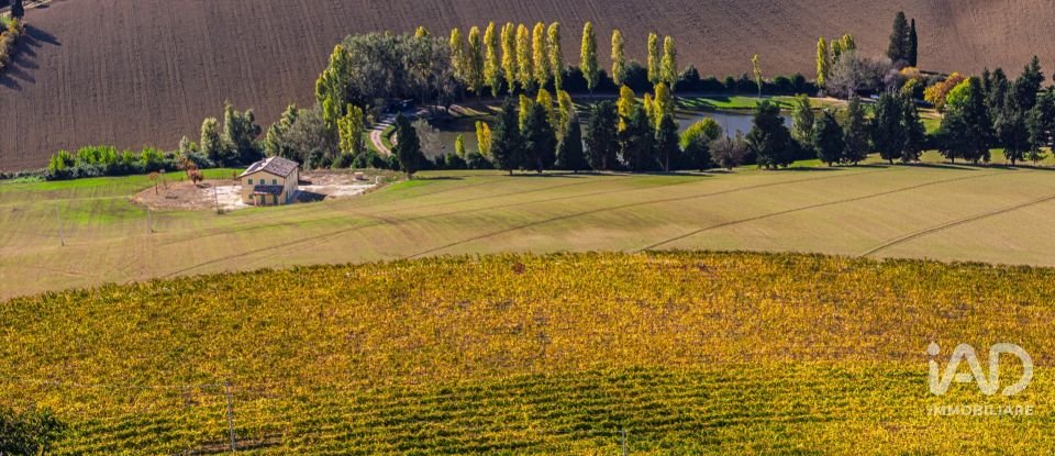 Farm 8 rooms of 300 m² in Macerata (62100)