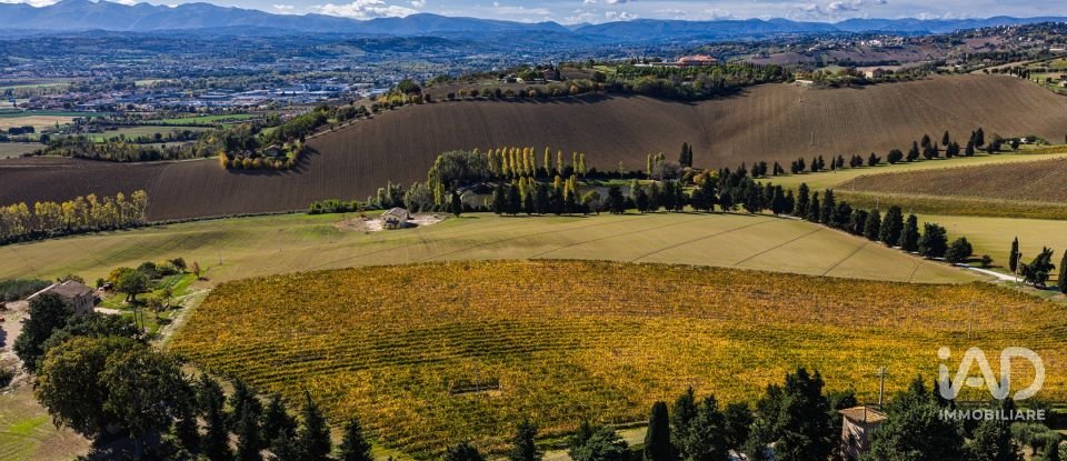 Farm 8 rooms of 300 m² in Macerata (62100)