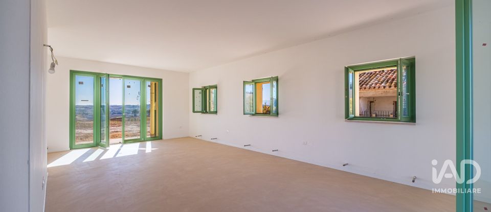 Farm 8 rooms of 300 m² in Macerata (62100)