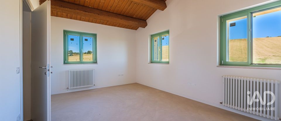 Farm 8 rooms of 300 m² in Macerata (62100)