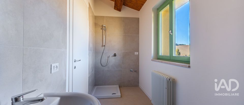 Farm 8 rooms of 300 m² in Macerata (62100)