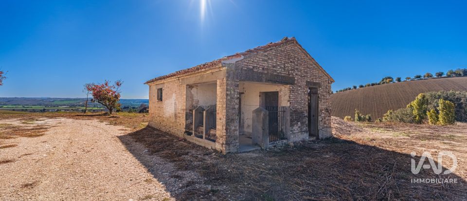 Farm 8 rooms of 300 m² in Macerata (62100)