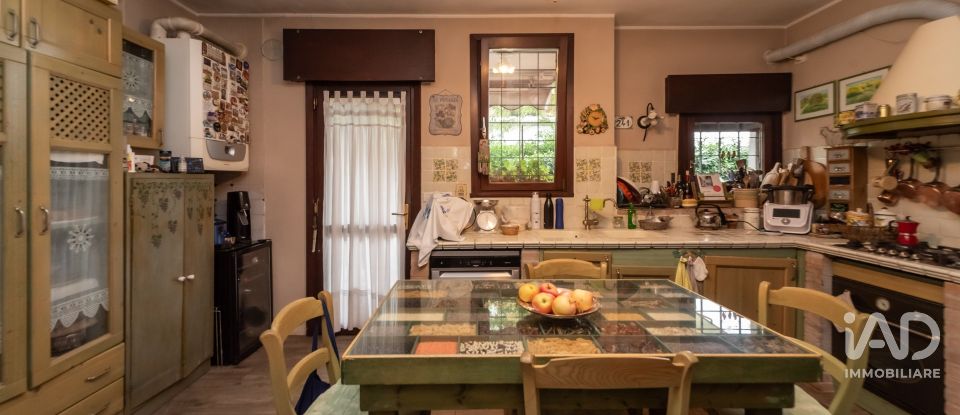 Casa indipendente / Villa 6 locali di 318 m² in Selvazzano Dentro (35030)