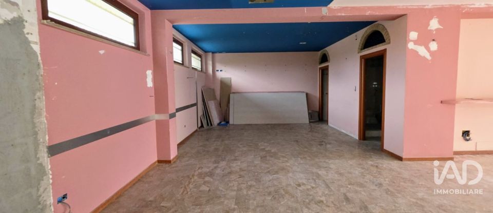 Shop / premises commercial of 83 m² in Montegiorgio (63833)