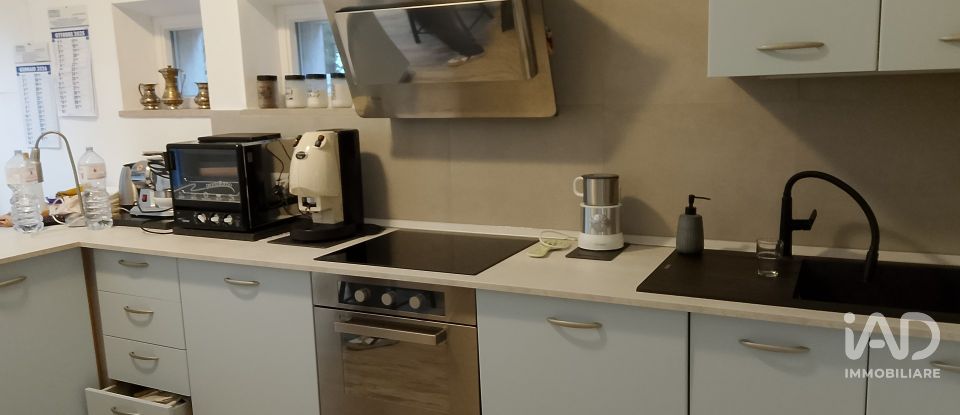 Villa Bifamiliare 12 locali di 300 m² in Treia (62010)