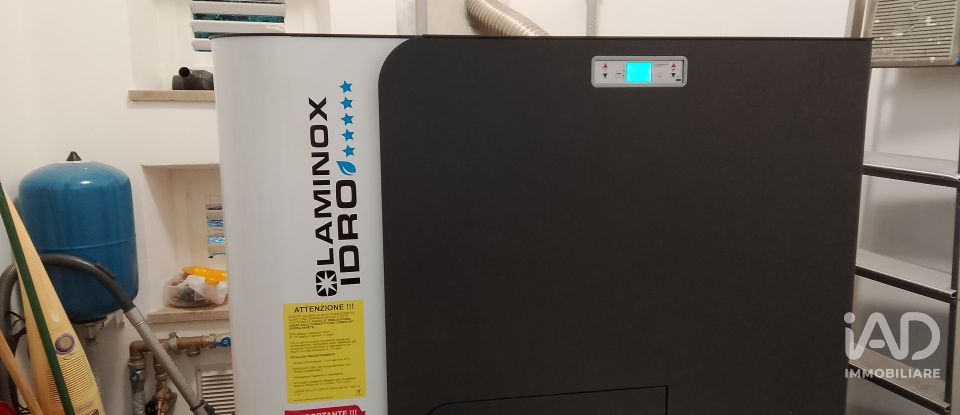 Villa Bifamiliare 12 locali di 300 m² in Treia (62010)