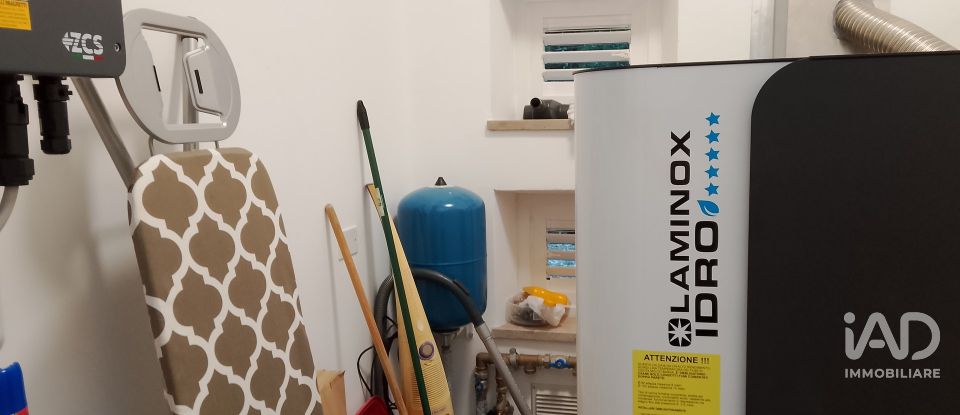 Villa Bifamiliare 12 locali di 300 m² in Treia (62010)