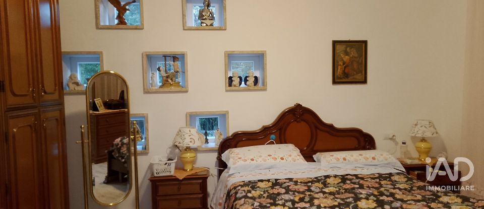 Villa Bifamiliare 12 locali di 300 m² in Treia (62010)