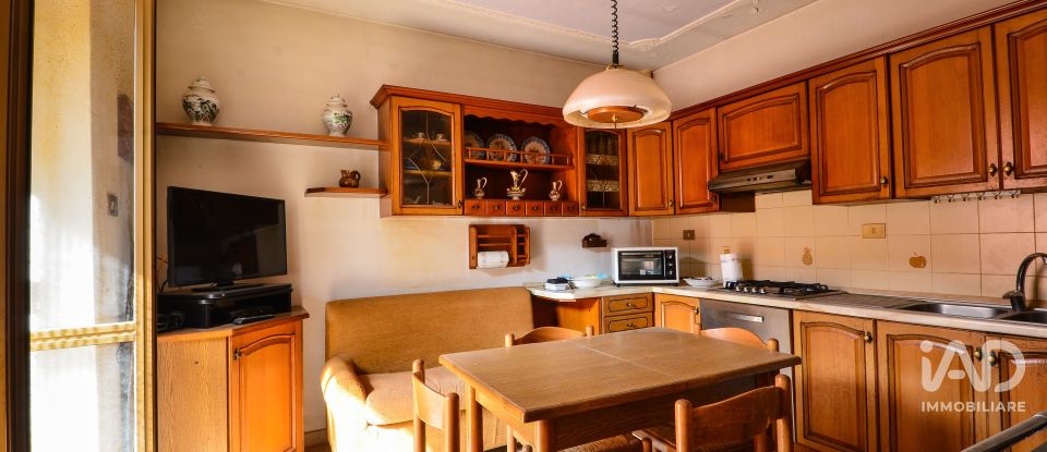 House 8 rooms of 160 m² in Roccavignale (17017)