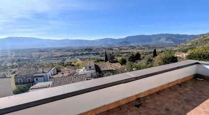 Casa indipendente / Villa 11 locali di 231 m² in Roccacasale (67030)