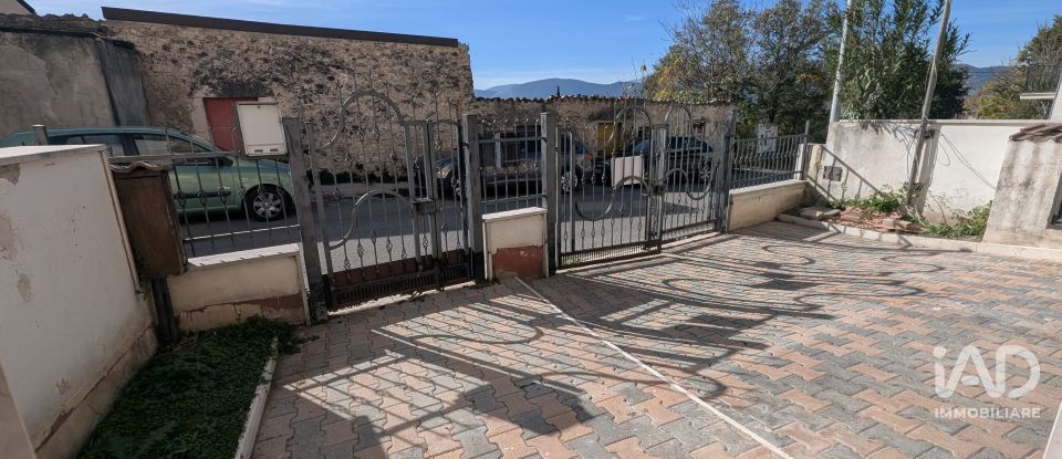 Casa indipendente / Villa 11 locali di 231 m² in Roccacasale (67030)