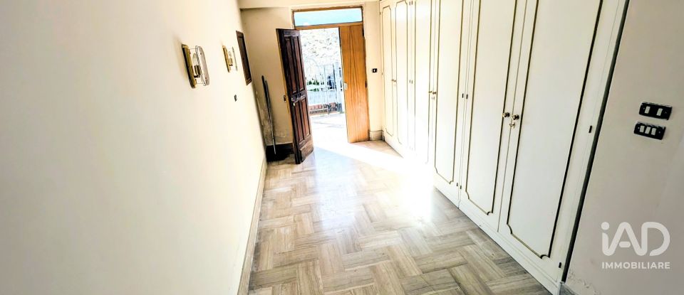 Casa indipendente / Villa 11 locali di 231 m² in Roccacasale (67030)