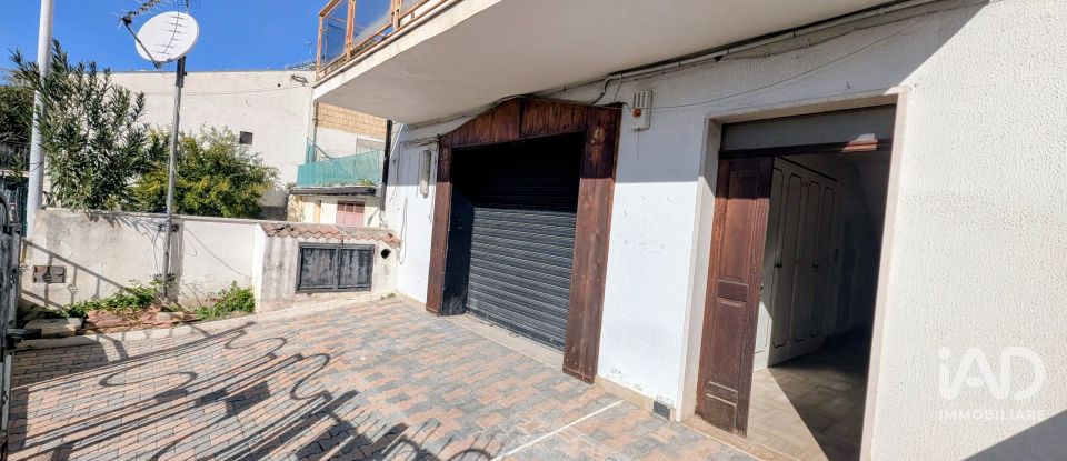 Casa indipendente / Villa 11 locali di 231 m² in Roccacasale (67030)