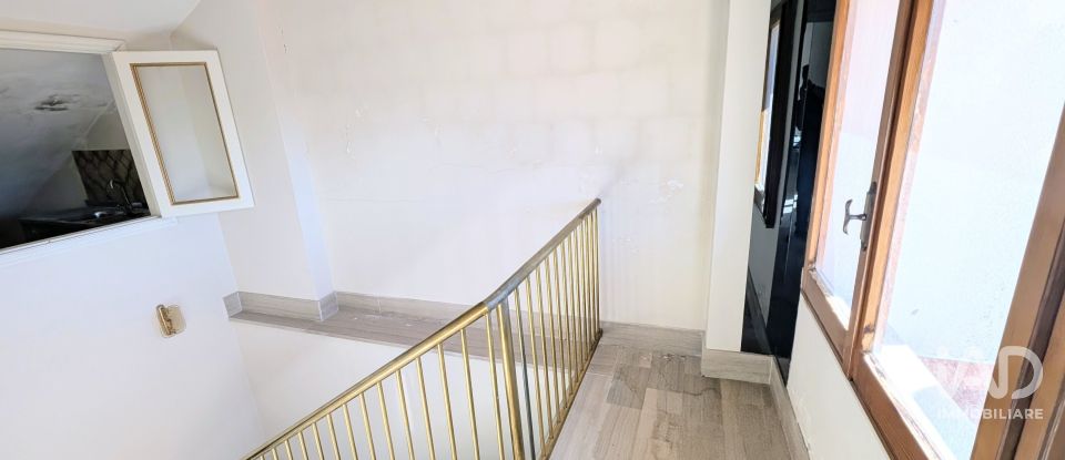 Casa indipendente / Villa 11 locali di 231 m² in Roccacasale (67030)