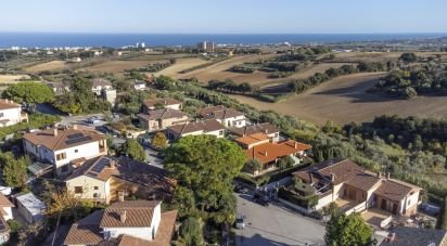 Casa indipendente / Villa 10 locali di 500 m² in Porto Recanati (62017)