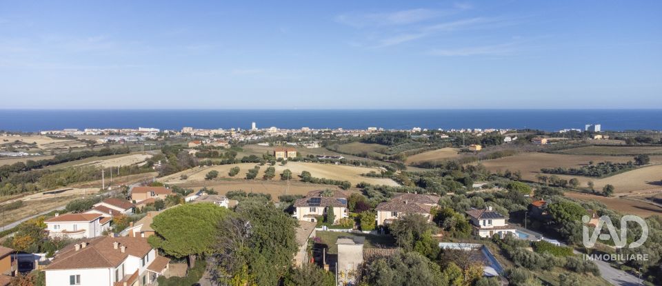 House 10 rooms of 500 m² in Porto Recanati (62017)