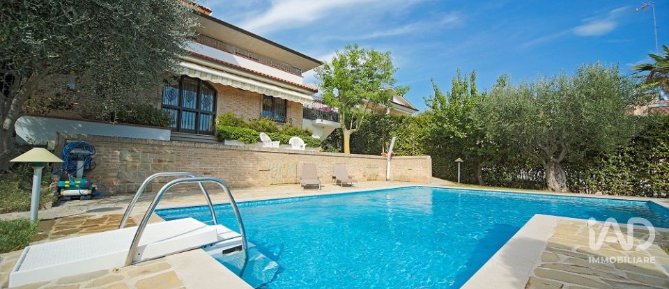 House 10 rooms of 500 m² in Porto Recanati (62017)