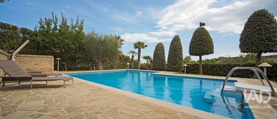 House 10 rooms of 500 m² in Porto Recanati (62017)