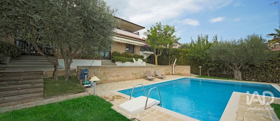 House 10 rooms of 500 m² in Porto Recanati (62017)