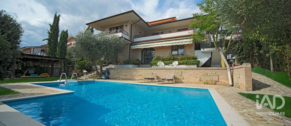 House 10 rooms of 500 m² in Porto Recanati (62017)