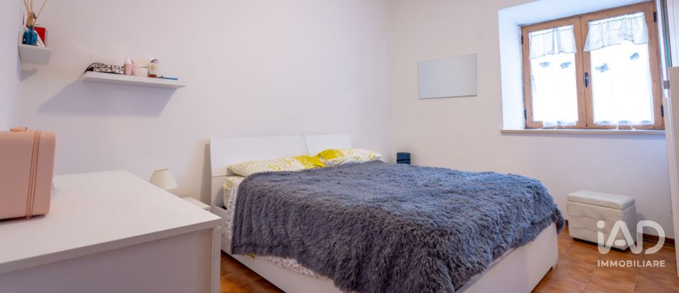 Appartamento 5 locali di 91 m² a Sarteano (53047)