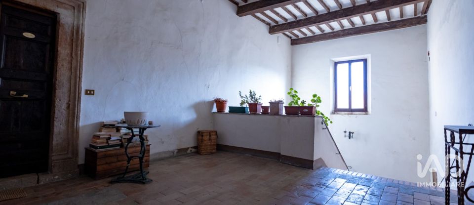 Appartamento 5 locali di 91 m² a Sarteano (53047)